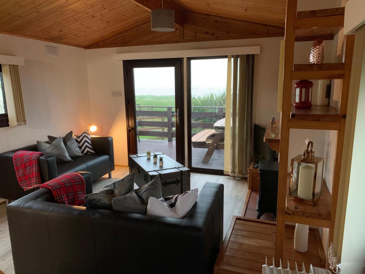 Lodge Cabin With Fabulous Views - Farm Holiday Странрар Экстерьер фото