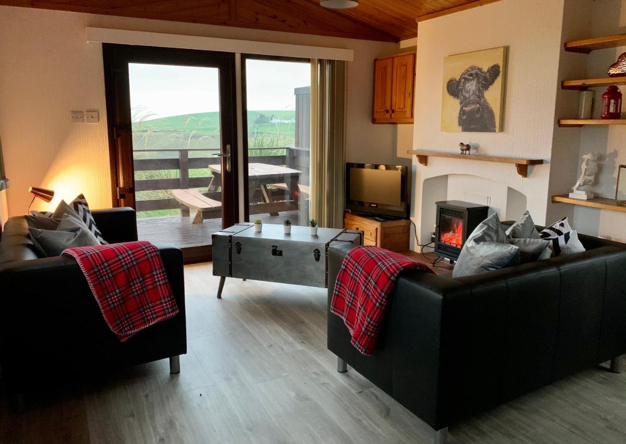 Lodge Cabin With Fabulous Views - Farm Holiday Странрар Экстерьер фото