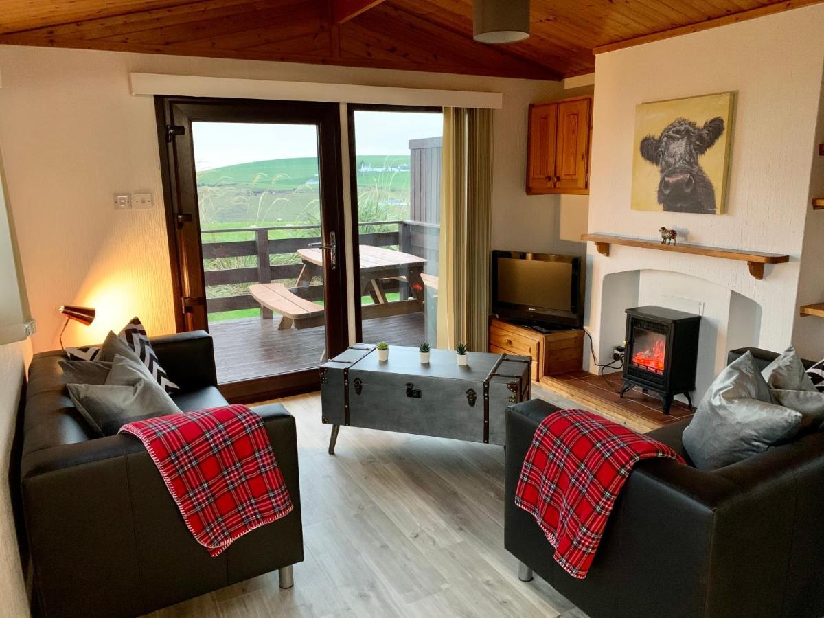Lodge Cabin With Fabulous Views - Farm Holiday Странрар Экстерьер фото