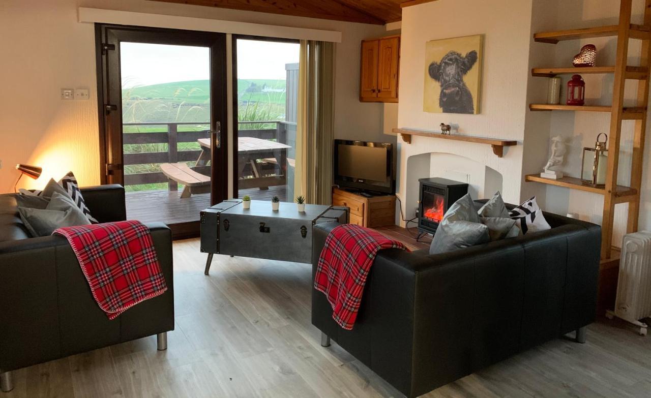 Lodge Cabin With Fabulous Views - Farm Holiday Странрар Экстерьер фото